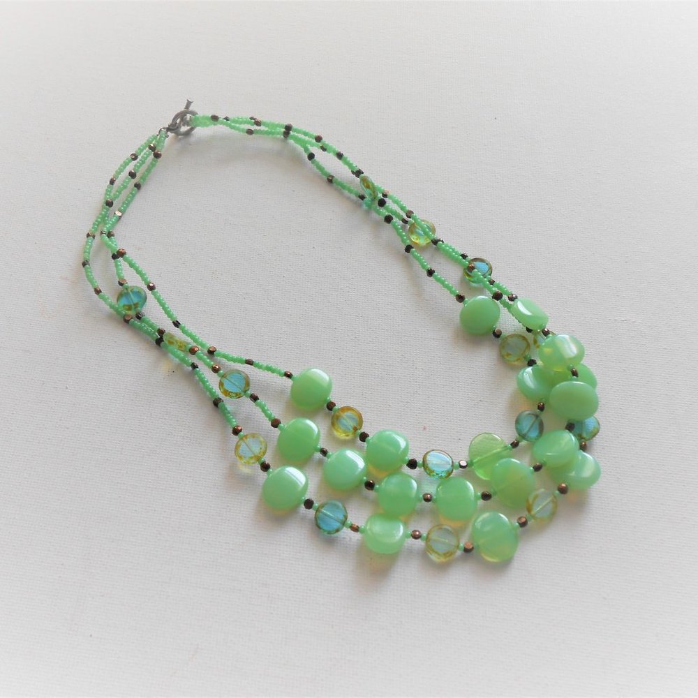 Green Oval Disk and Seed Bead Necklace